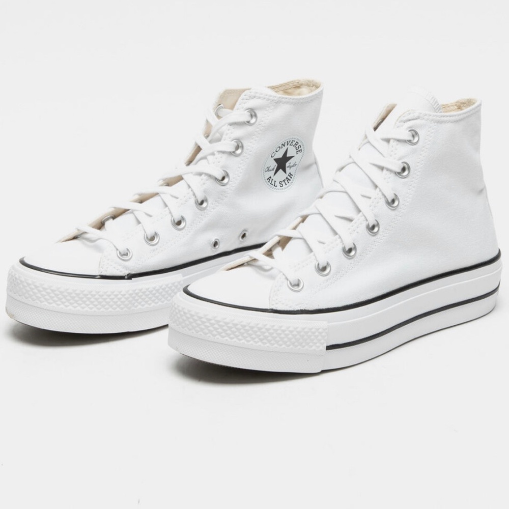 White Chuck Taylor All Star Lift Platform; size 7